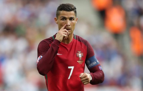 爱游戏-巴拉克英超首秀在哪个俱乐部比赛了